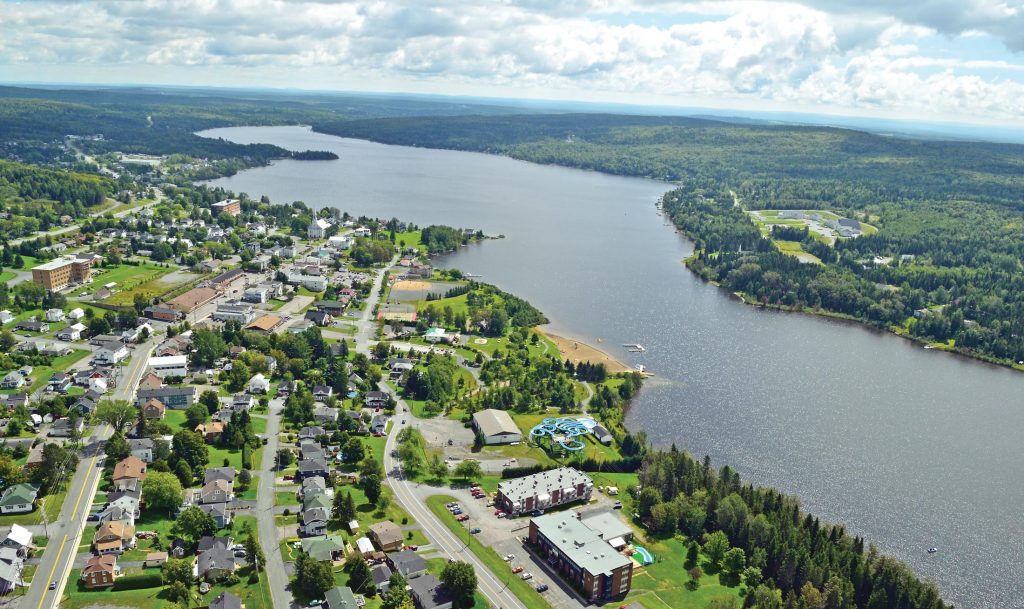 Mise à l’eau des embarcations au LacEtchemin Etchemins en direct